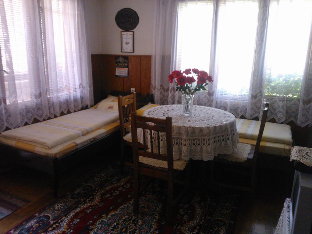 Villa Lalka Ribarica Bilik gambar
